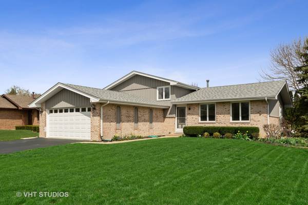 15027 S Arboretum DR, Homer Glen, IL 60491