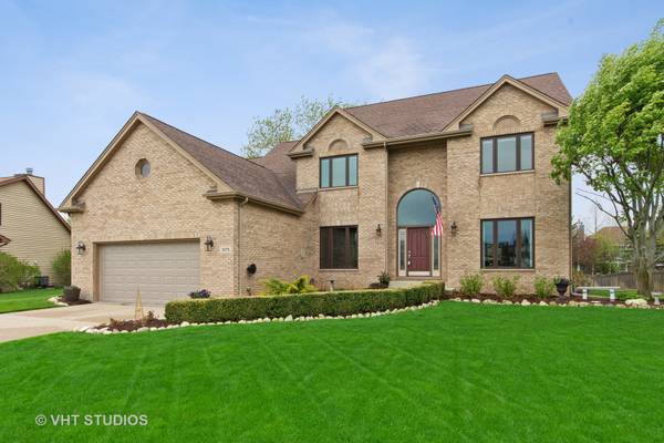 1075 Erica DR, Wauconda, IL 60084