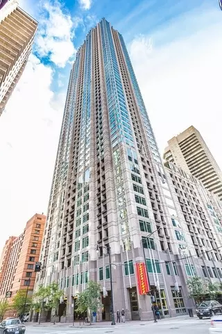 33 W Ontario ST #18G, Chicago, IL 60654