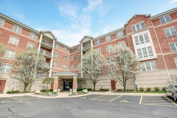 101 Pointe DR #208, Northbrook, IL 60062