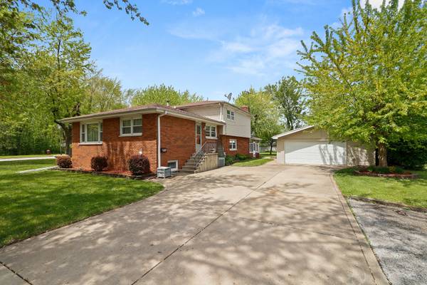 3045 Carpenter ST, Steger, IL 60475