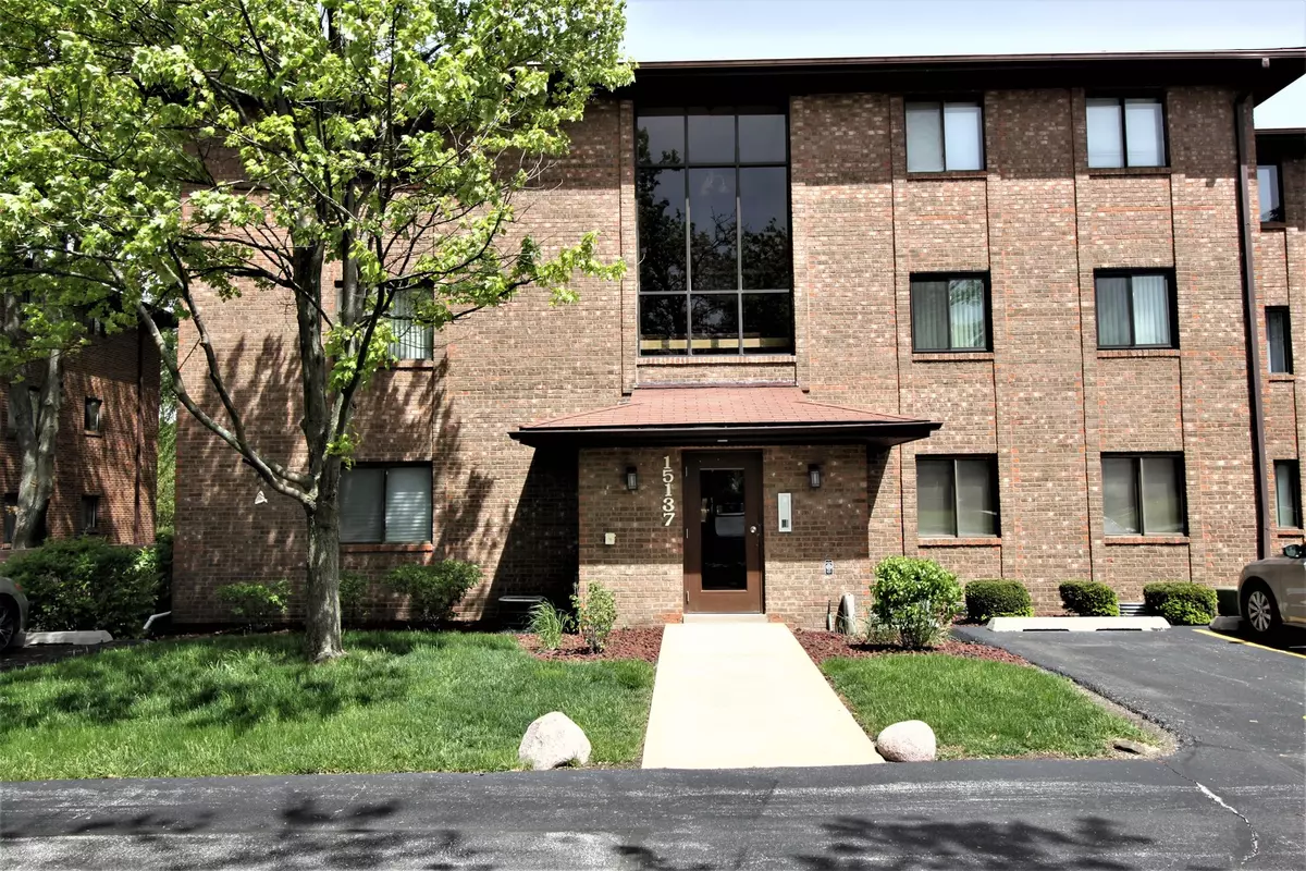 Orland Park, IL 60462,15137 Quail Hollow DR #206