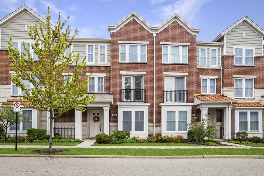 217 W HYDE ST #7-2, Arlington Heights, IL 60005