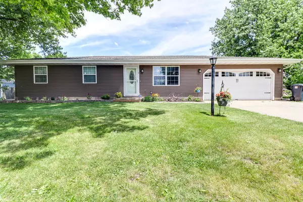 2 Southview DR, Sidney, IL 61877