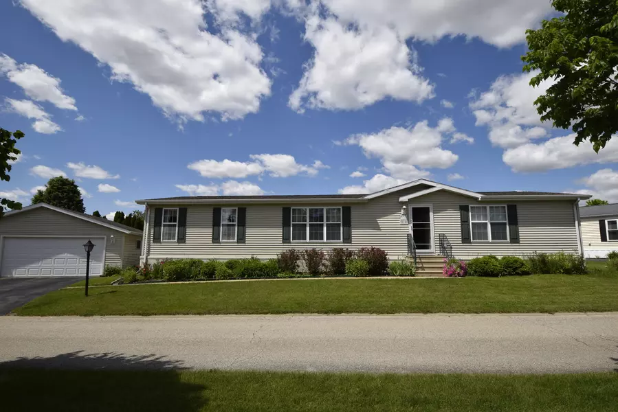 810 Cayuga TRL, Marengo, IL 60152