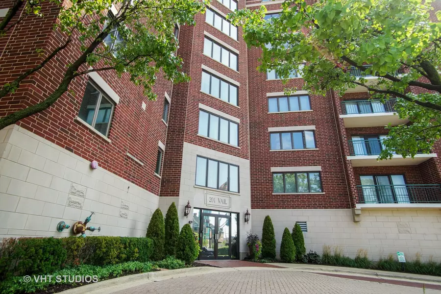 201 N Vail AVE #809, Arlington Heights, IL 60004