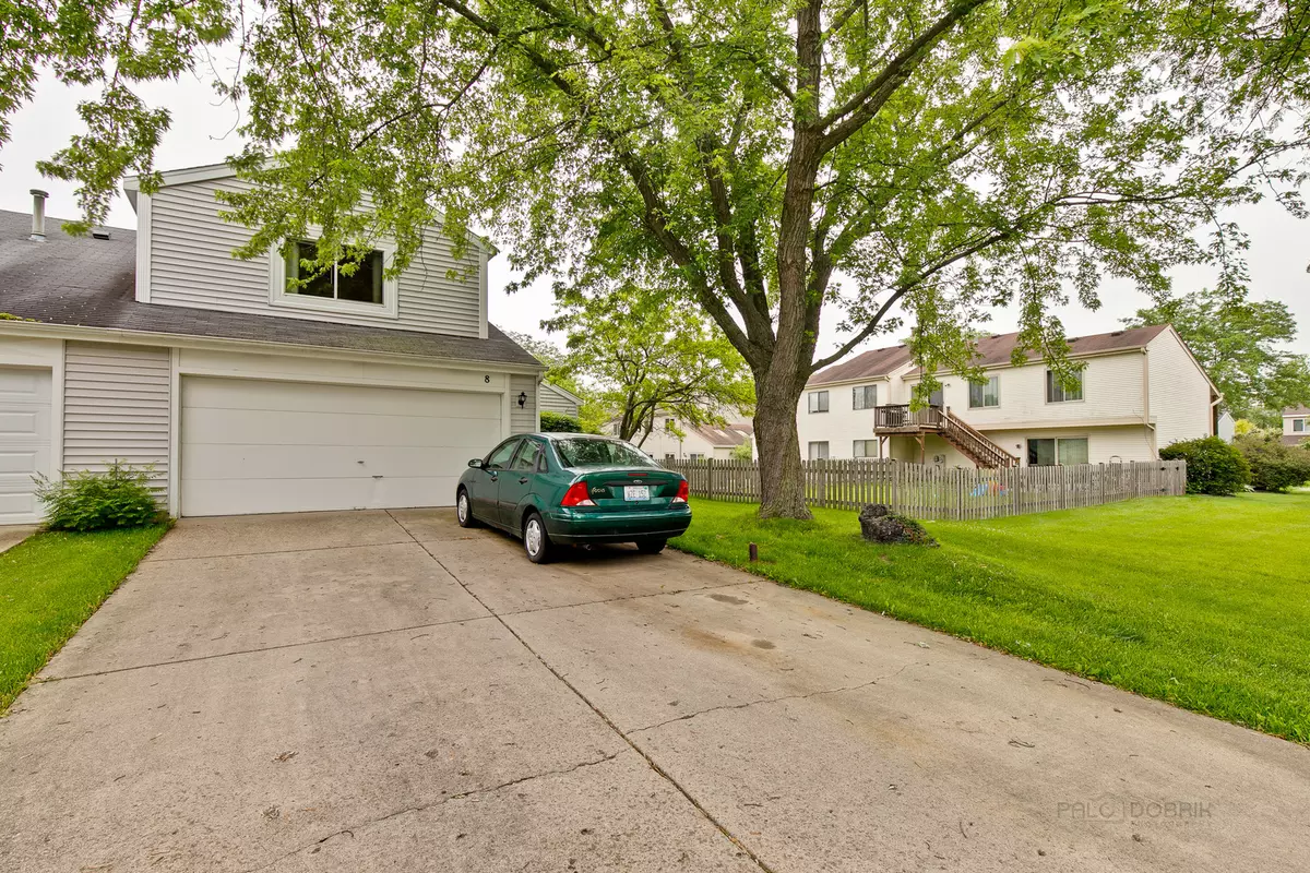 Buffalo Grove, IL 60089,8 Buckingham LN