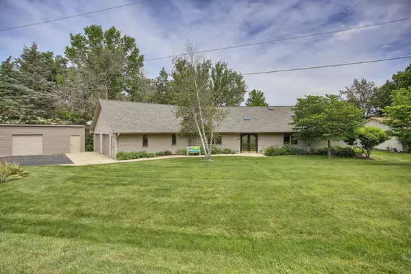 1618 W Hickory DR, Mahomet, IL 61853