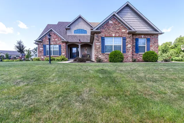 Mahomet, IL 61853,1611 N Briarwood LN