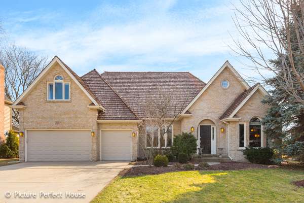 2267 PALMER CIR, Naperville, IL 60564