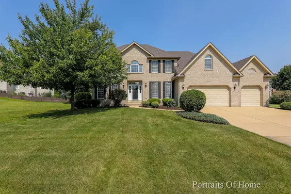 3719 Tall Grass DR, Naperville, IL 60564