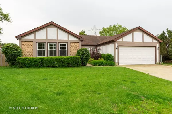 8 Newtown CT W, Buffalo Grove, IL 60089