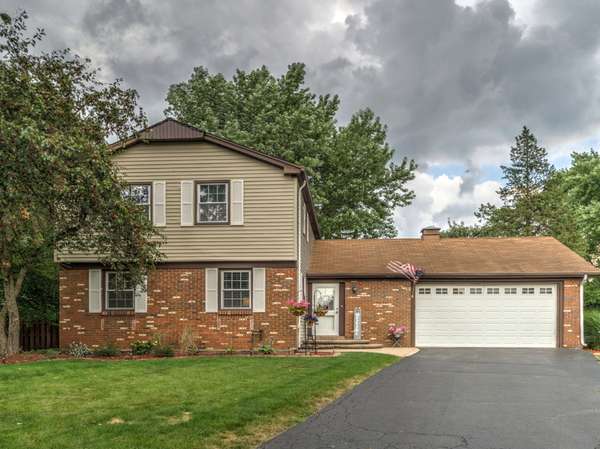 3 Burnt Ember CT, Buffalo Grove, IL 60089