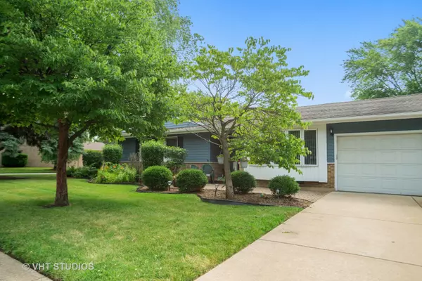 45 Evergreen ST, Elk Grove Village, IL 60007