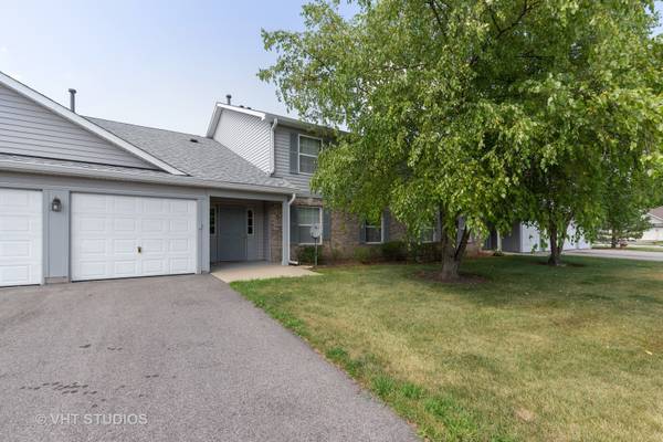 1125 N Red Oak CIR #3, Round Lake Beach, IL 60073