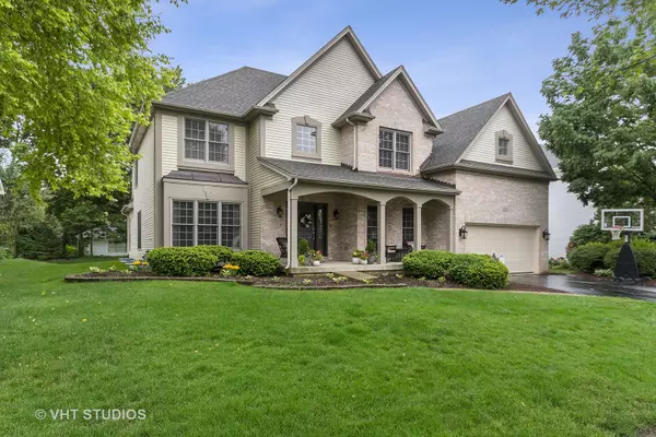 924 Erb Farm LN, Naperville, IL 60563