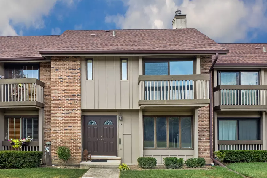 23 Kane CT, Willowbrook, IL 60527