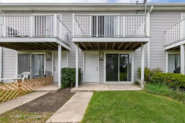 Round Lake Beach, IL 60073,434 Meadow Green LN #434