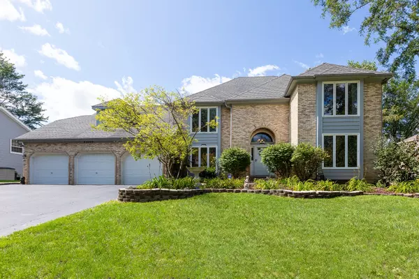 6S222 NEW CASTLE RD, Naperville, IL 60540