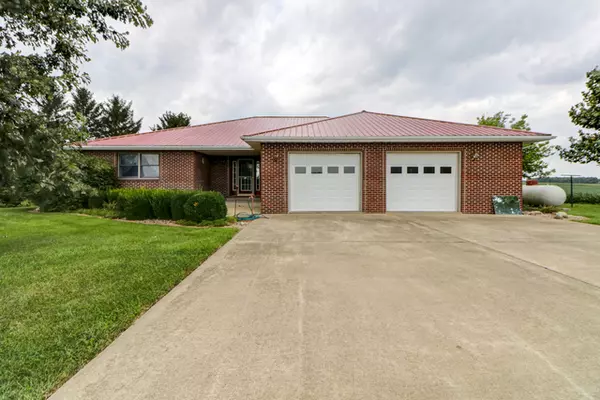 68 500 E, Sadorus, IL 61872