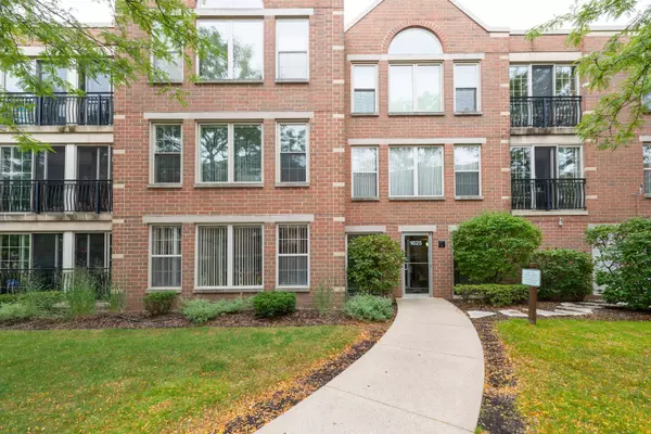 1625 Glenview RD #302, Glenview, IL 60025