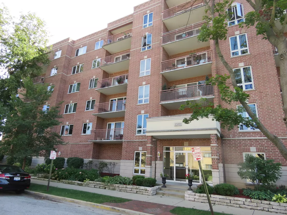 Des Plaines, IL 60016,1349 E Washington ST #402A