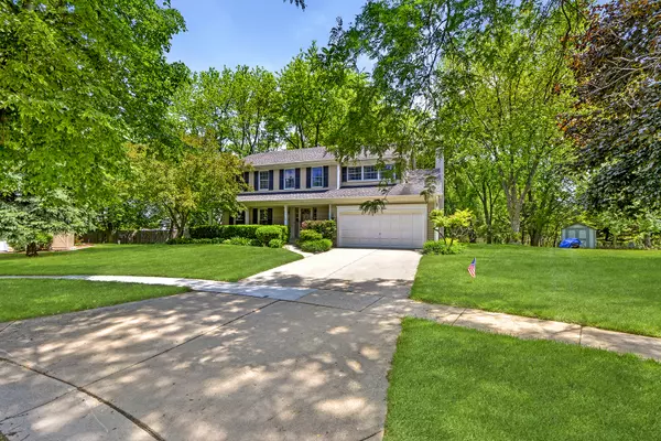 Libertyville, IL 60048,1716 Cedar Glen CT