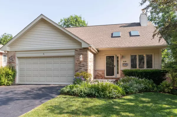 318 E Sunnyside AVE, Libertyville, IL 60048