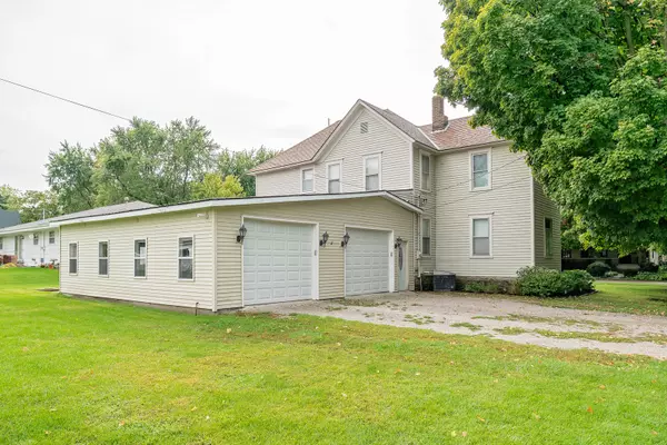 Chenoa, IL 61726,501 Maple ST