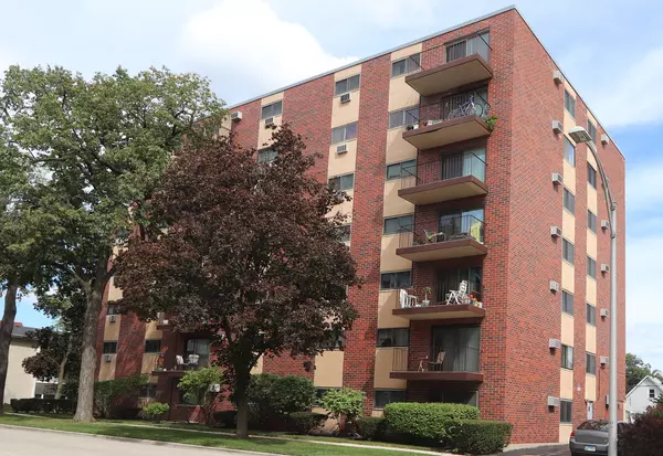 7320 Dixon ST #405, Forest Park, IL 60130