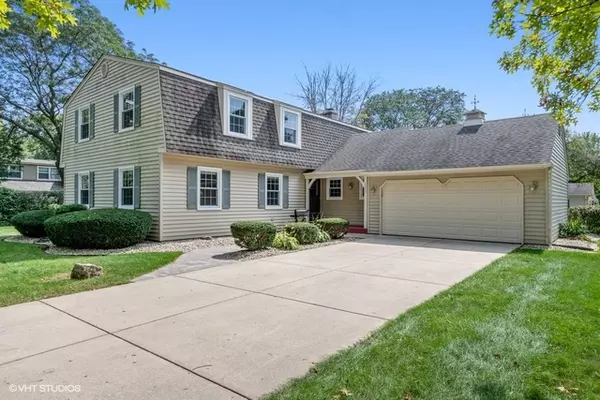 555 E Mill Valley RD, Palatine, IL 60074