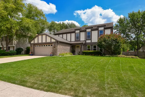 2177 LANGFORD LN, Wheaton, IL 60189