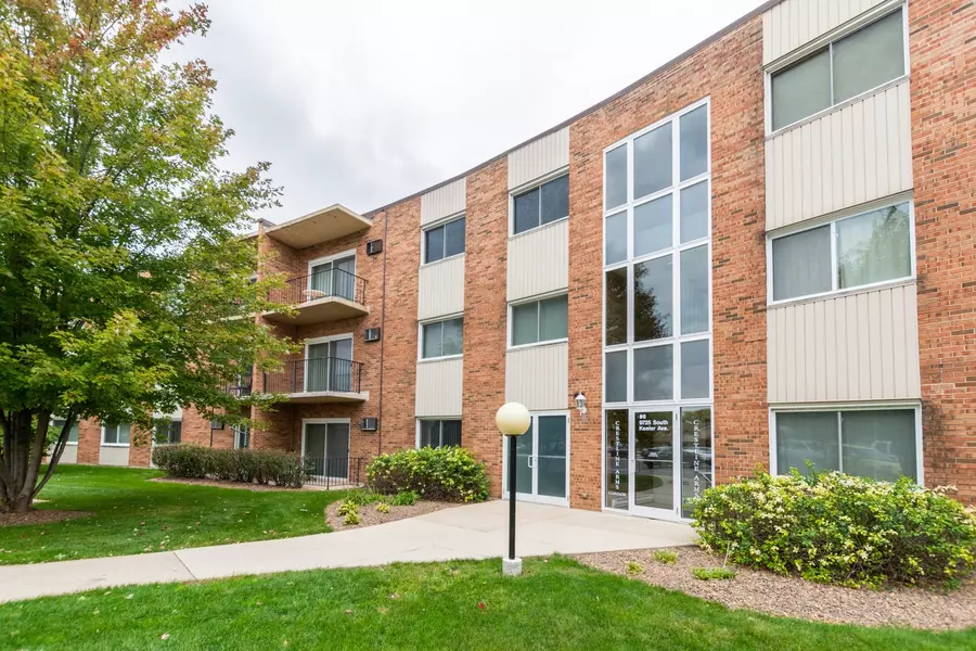 9725 S Keeler AVE #6-303, Oak Lawn, IL 60453