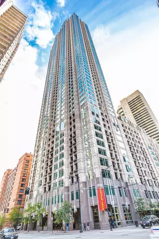 33 W Ontario ST #32A, Chicago, IL 60654