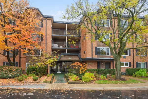 1107 S Old Wilke RD #207, Arlington Heights, IL 60005