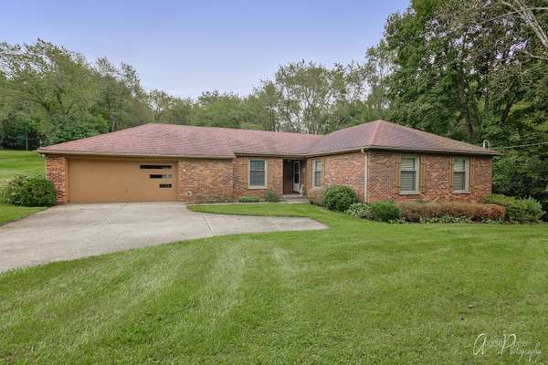 26141 N Greenbriar CT, Lake Barrington, IL 60010