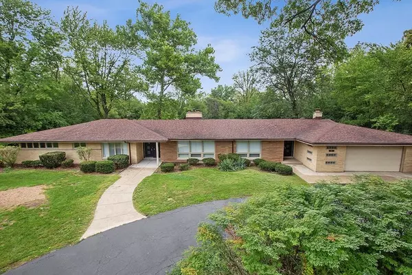 41 Graymoor LN, Olympia Fields, IL 60461