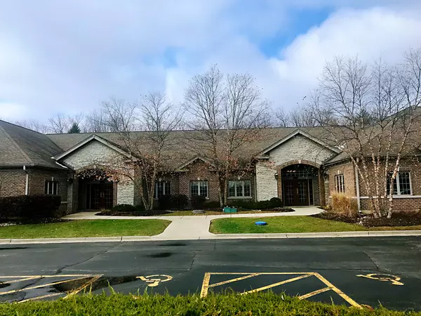 10 Executive CT #1, South Barrington, IL 60010