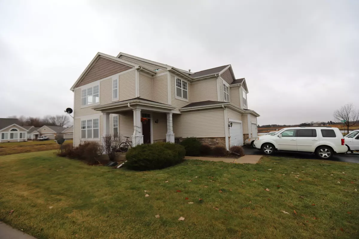 Woodstock, IL 60098,602 SCHUBERT ST