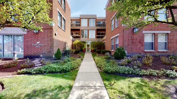 1925 Lake AVE #103, Wilmette, IL 60091