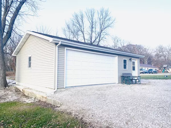 Alvin, IL 61811,107 South ST