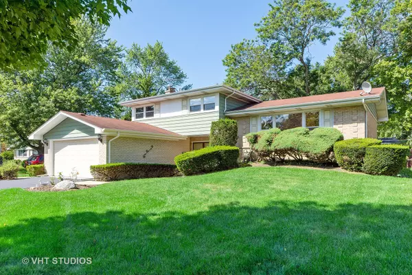 1912 N Spruce TER, Arlington Heights, IL 60004