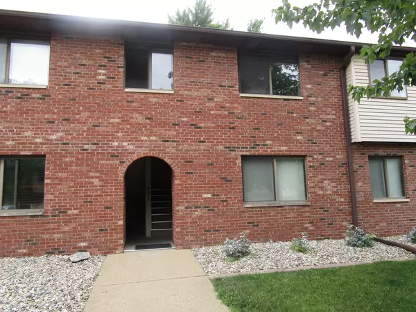 1204 Dean DR #6, Urbana, IL 61802