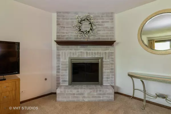 Palos Heights, IL 60463,7851 W Golf DR #2B