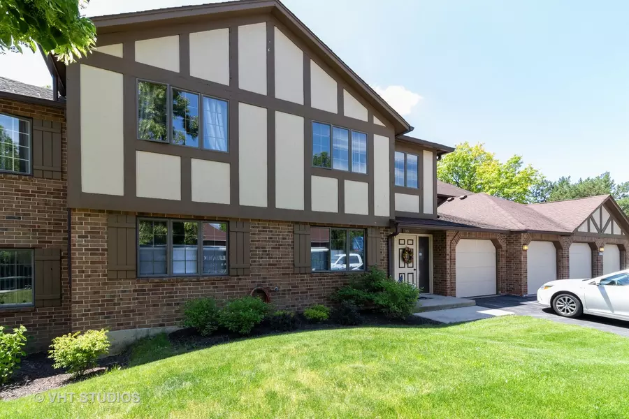 7851 W Golf DR #2B, Palos Heights, IL 60463