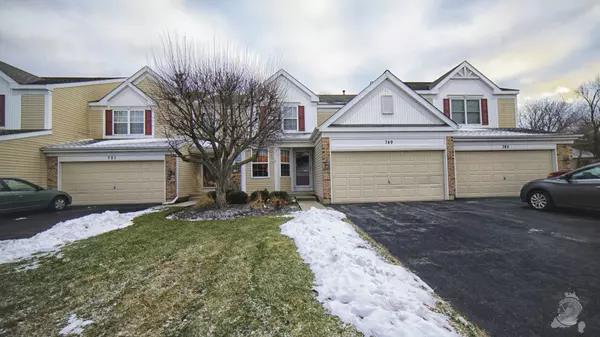 Crystal Lake, IL 60014,749 SILK OAK LN