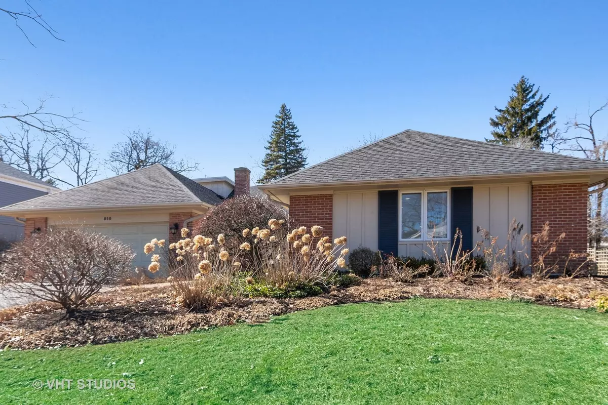 Deerfield, IL 60015,810 Fox Hunt TRL