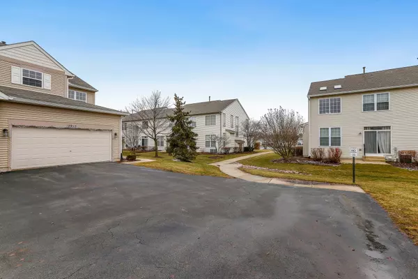 Naperville, IL 60564,2913 White Thorn CIR