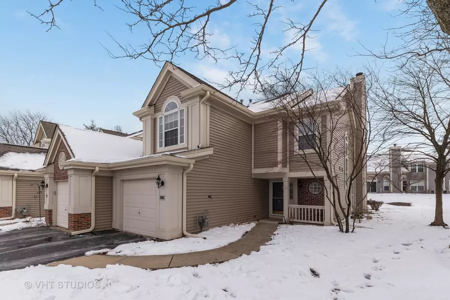 935 Little Falls CT, Elk Grove Village, IL 60007