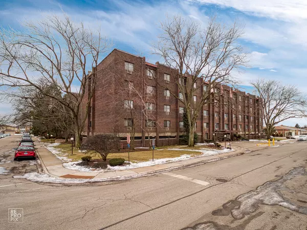 8455 W Leland AVE #106N, Chicago, IL 60656